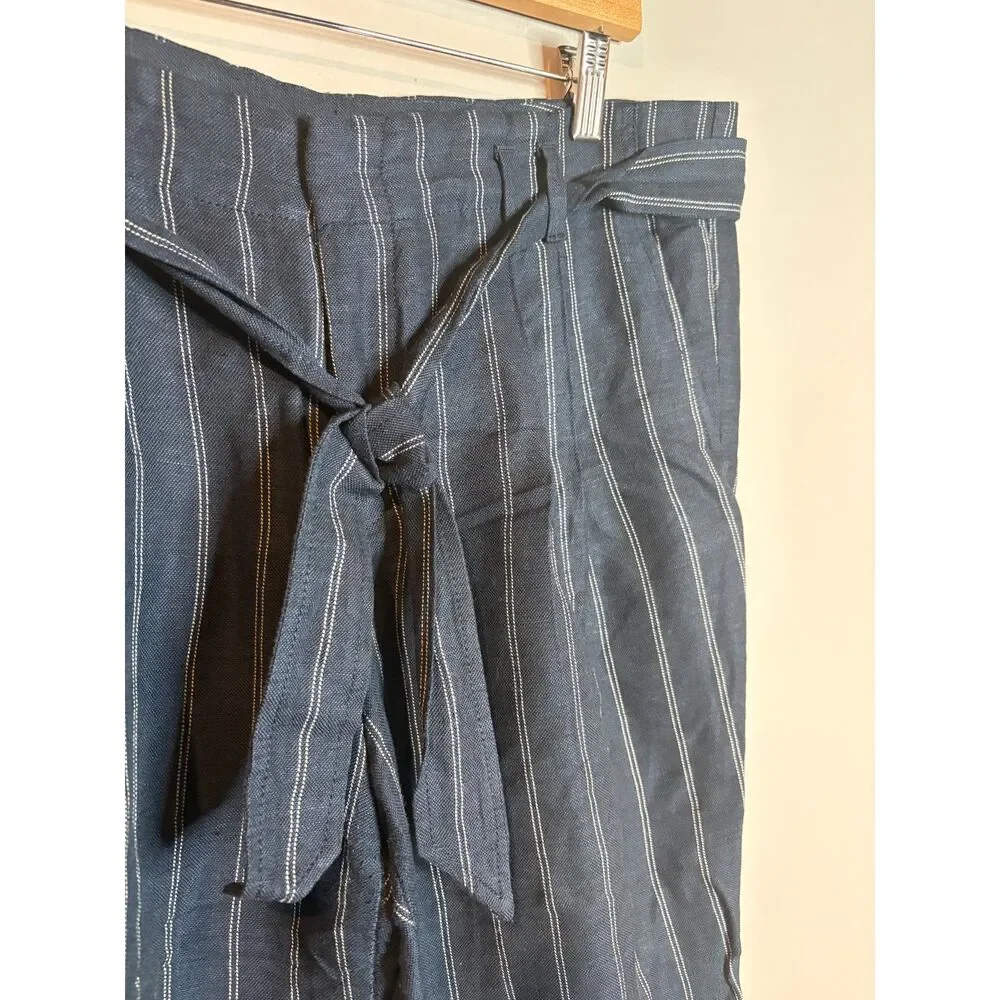 Banana Republic Avery navy blue pinstriped linen blend crops